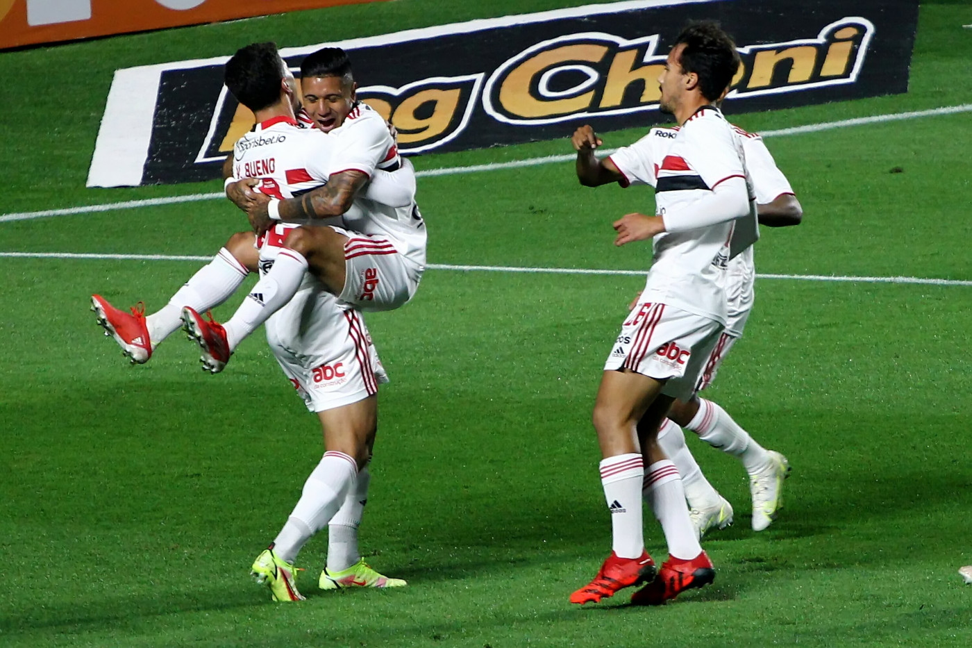 São Paulo volta a jogar no Morumbi contra o Grêmio pelo