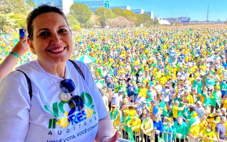 Bia Kicis em manifestação a favor do voto impresso