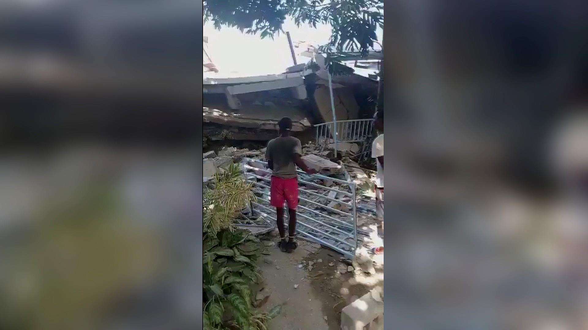 Imagens mostram destruição após terremoto no Haiti