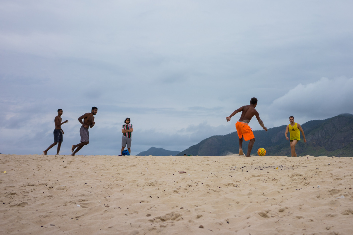 Movimentação na Praia do Recreio dos Bandeirantes, na Zona Oeste do Rio de Janeiro,