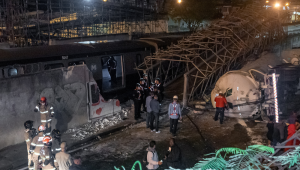 Caminhão derrubou passarela na linha do metrôRio