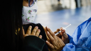 Ministério da Saúde diz que vacinação de crianças contra a Covid-19 será analisada