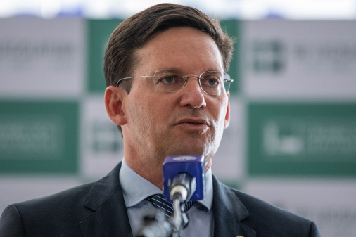 'Ninguém vai receber menos de R$ 400', afirma ministro João Roma sobre Auxílio Brasil