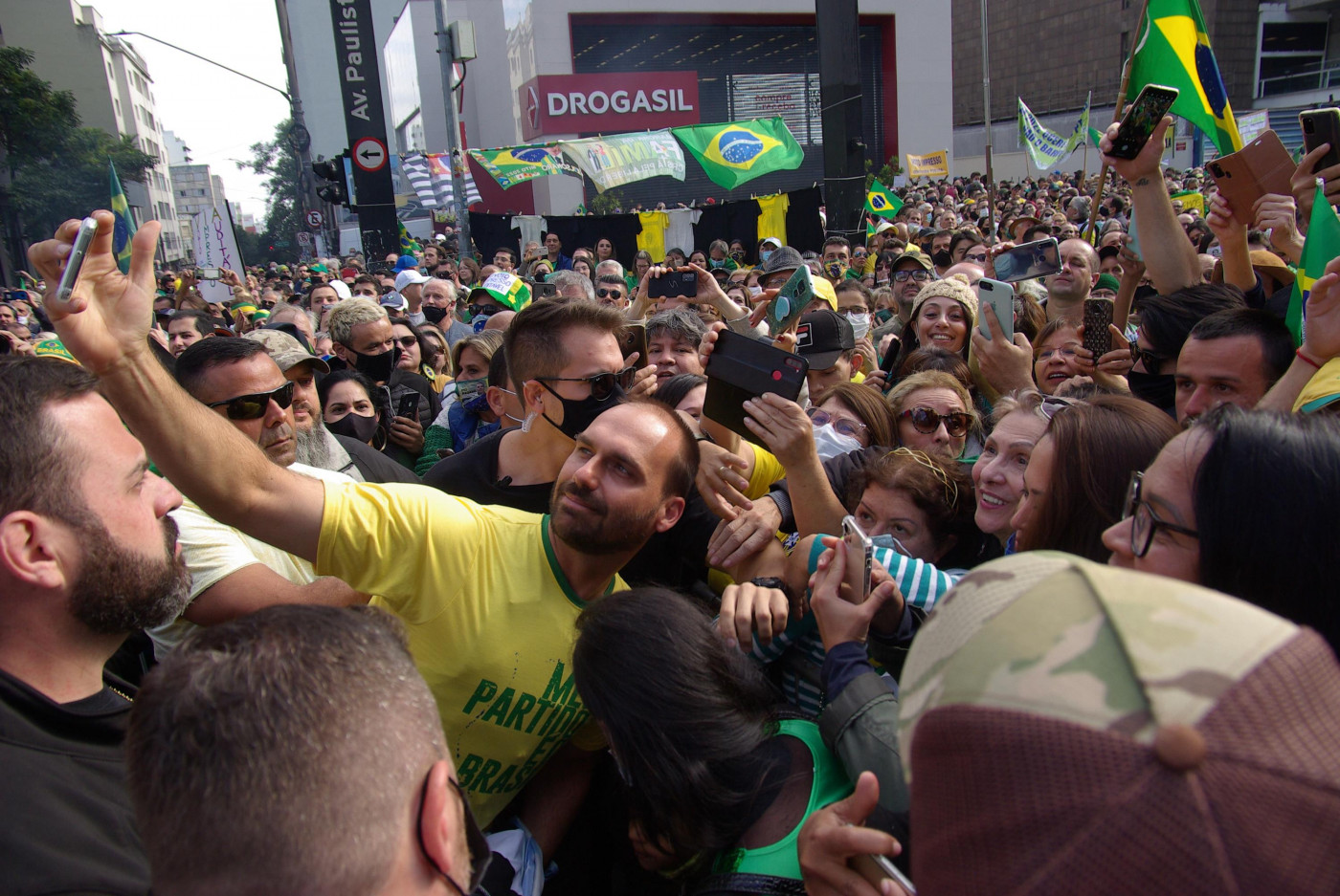 Eduardo Bolsonaro em manifestação na avenida Paulista