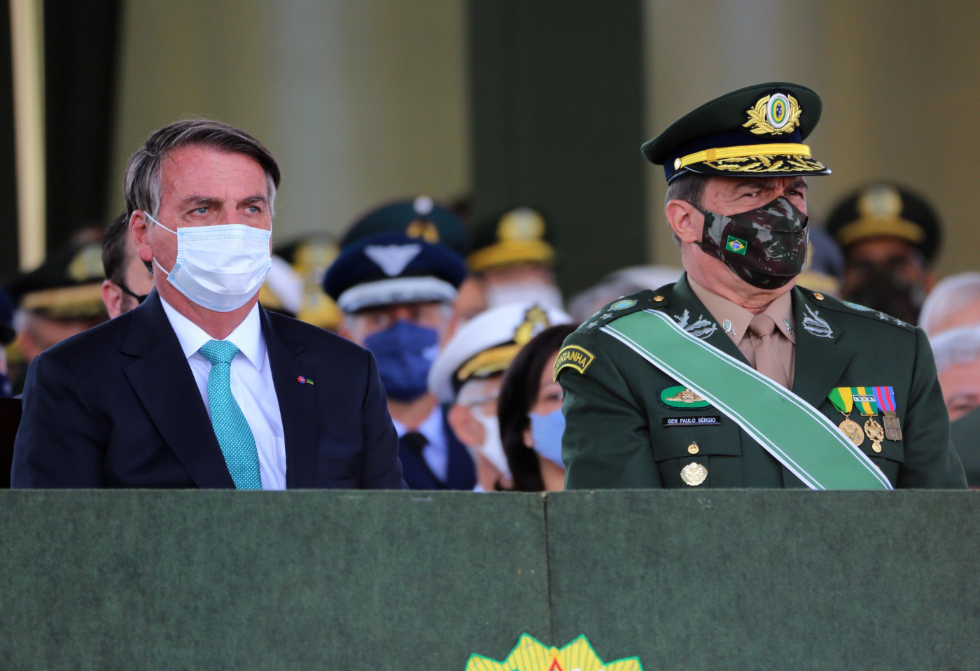 Presidente Jair Bolsonaro e o comandante do exército, general Paulo Sérgio Nogueira de Oliveira