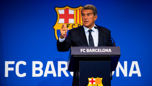 Presidente do Barcelona revela dívida bilionária e cita Neymar para atacar antecessor