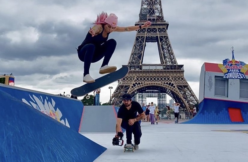 Letícia Bufoni durante competição de skate street em Paris