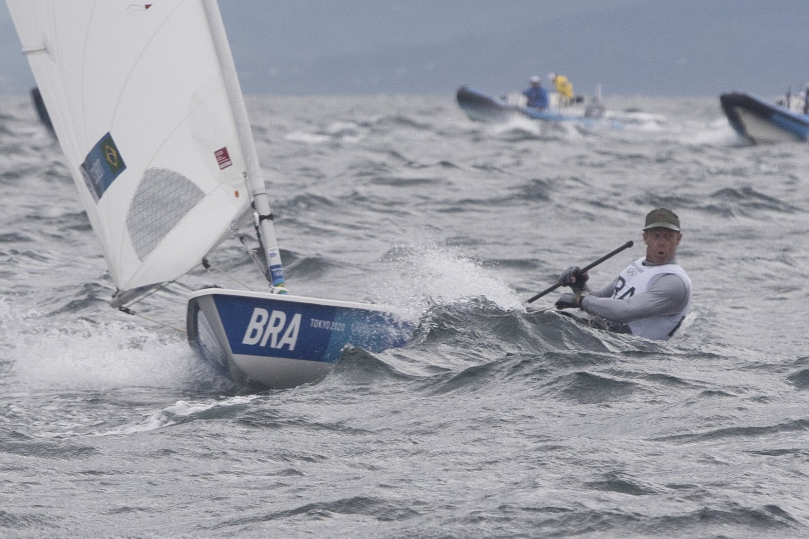 Robert Scheidt terminou na oitava colocação da classe laser da vela na Tóquio-2020