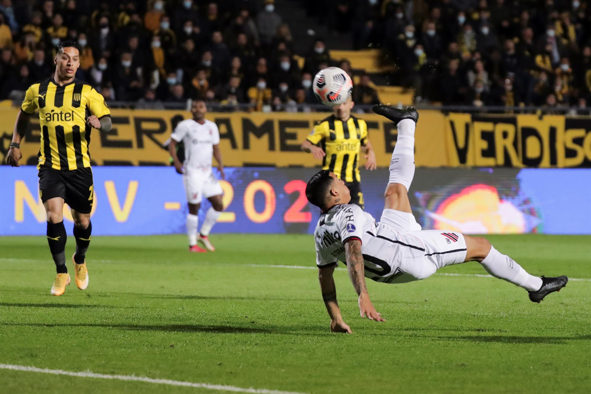 athletico-pr x peñarol