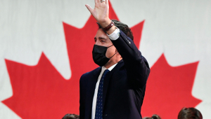 Primeiro-ministro do Canadá vence eleição antecipada