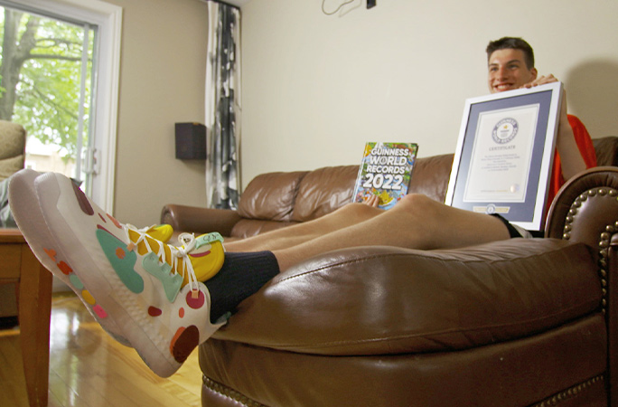 Tem 15 anos e 2,26 metros: adolescente mais alto do Mundo entra no Livro do  Guinness - Basquetebol - Jornal Record