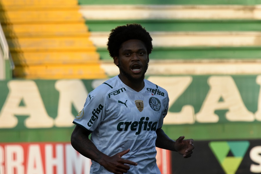 Luiz Adriano marcou na vitória do Palmeiras sobre a Chapecoense