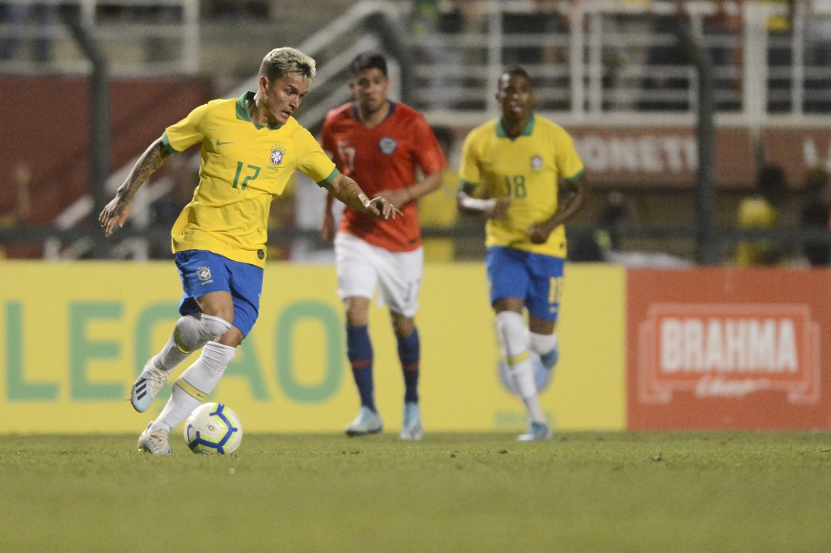 Artur, do RB Bragantino, foi convocado para defender a seleção brasileira