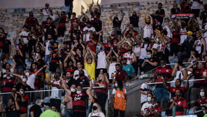 Torcida do Flamengo marcou presença no Maracanã em partida contra o Grêmio, pela Copa do Brasil