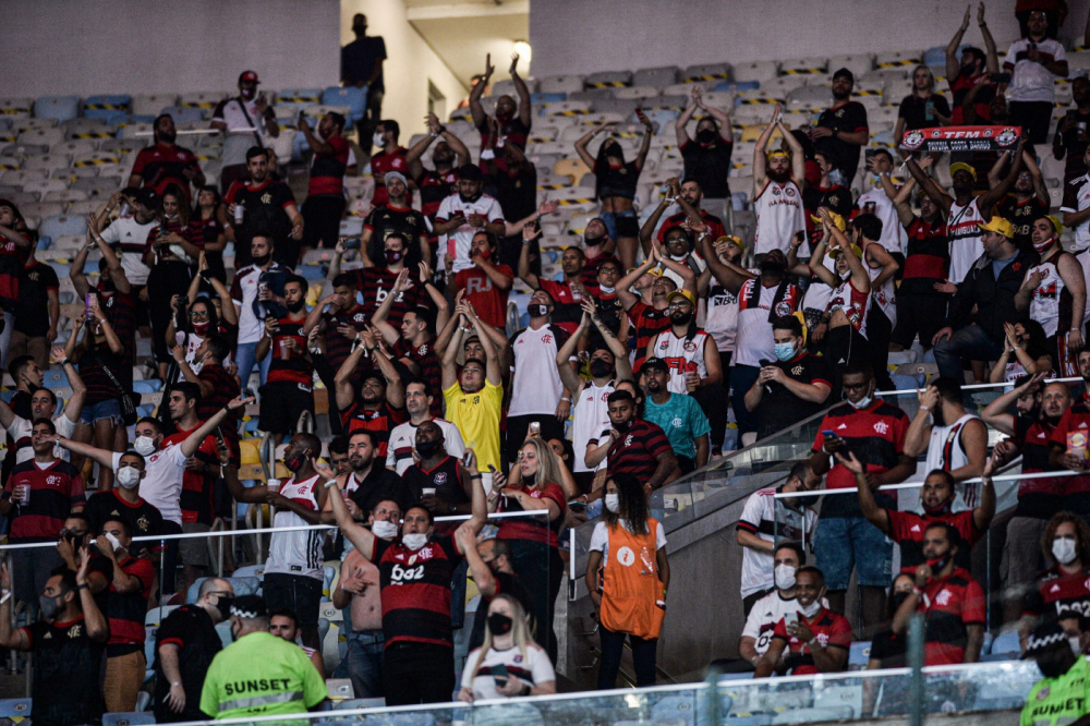 Torcida do Flamengo marcou presença no Maracanã em partida contra o Grêmio, pela Copa do Brasil