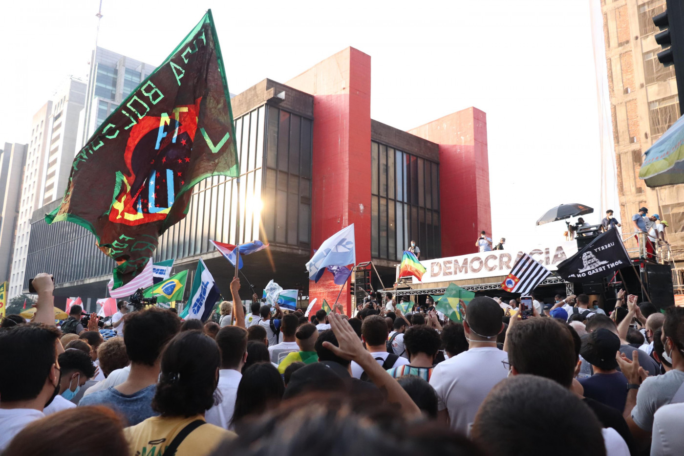 Manifestantes protestam contra Bolsonaro em São Paulo