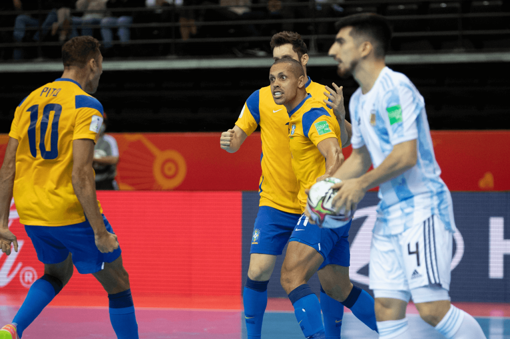 Seleção brasileira perdeu semifinal para a Argentina e acabou ficando na terceira posição no Mundial de Futsal