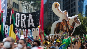 Montagem com imagem das manifestações no Anhangabaú e na Paulista no 7 de setembro