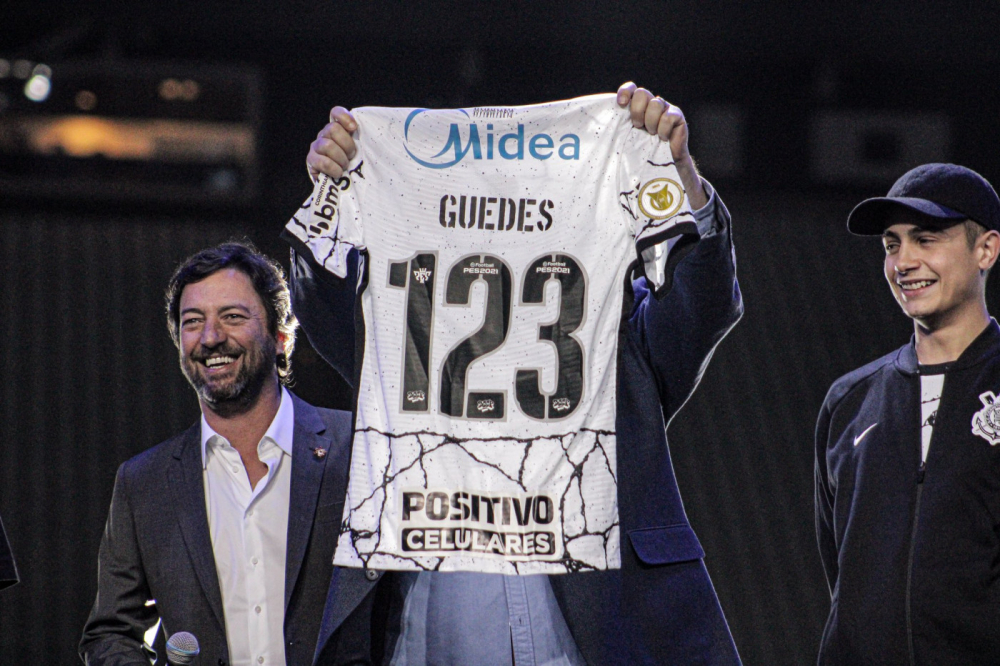 Roger Guedes vai usar a camisa 123 no Corinthians