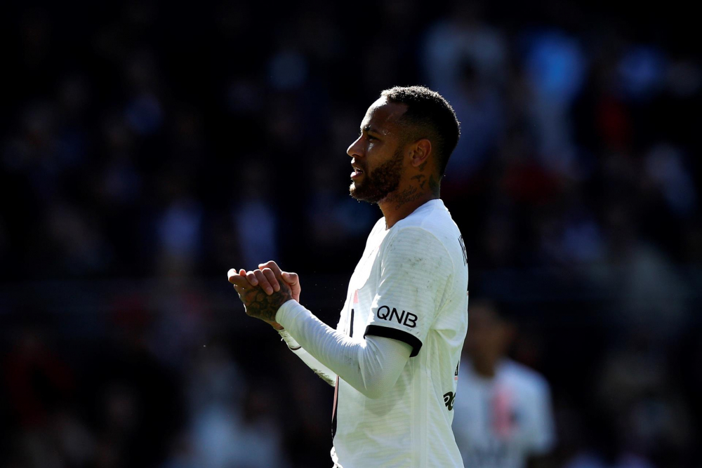 Neymar durante partida do PSG diante do Rennes