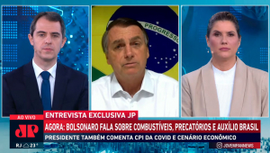 Imagem da transmissão televisa da entrevista do presidente Jair Bolsonaro ao Jornal da Manhã