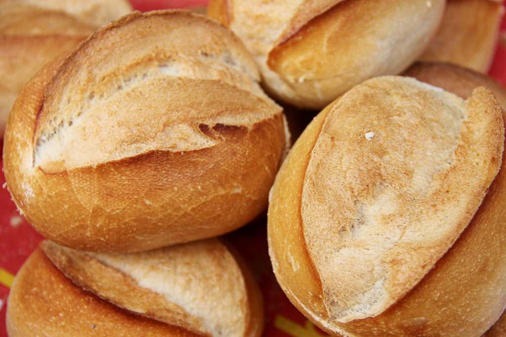 A cada ano que passa, os brasileiros consomem mais pão francês