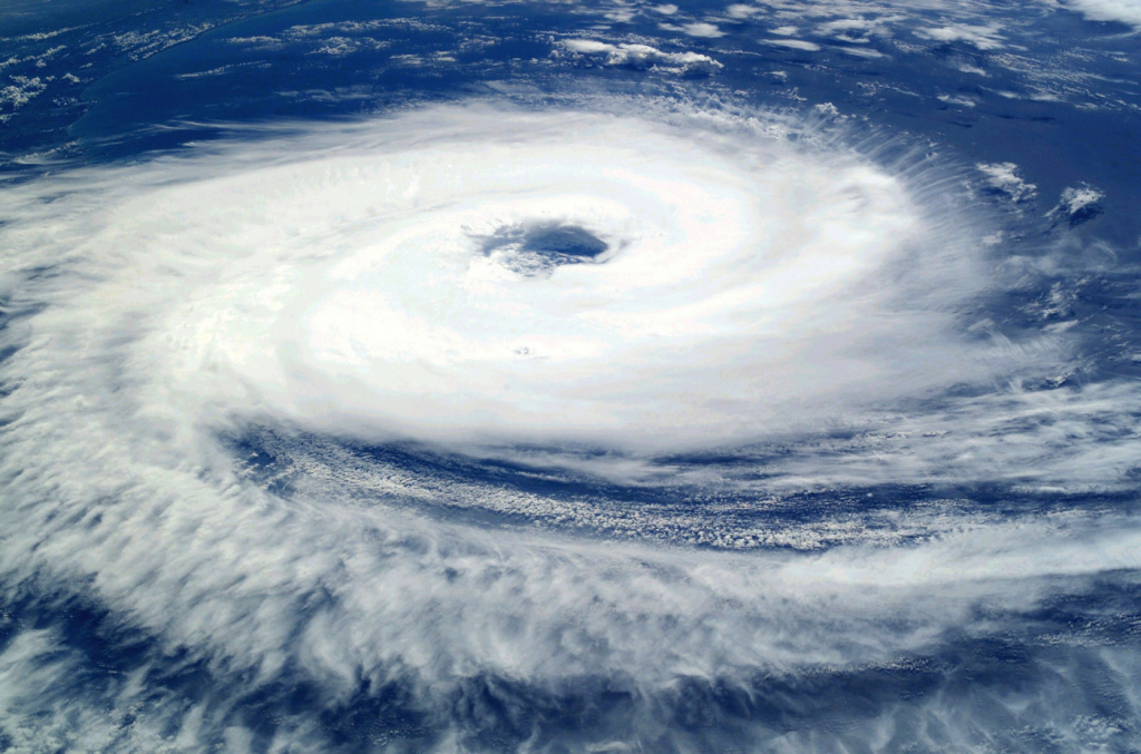 Las autoridades mexicanas advierten de un huracán en la costa del Pacífico
