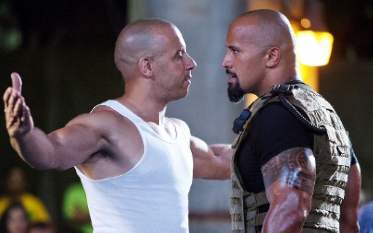 Cena de Velozes e Furiosos com Vin Diesel e Dwayne Johnson