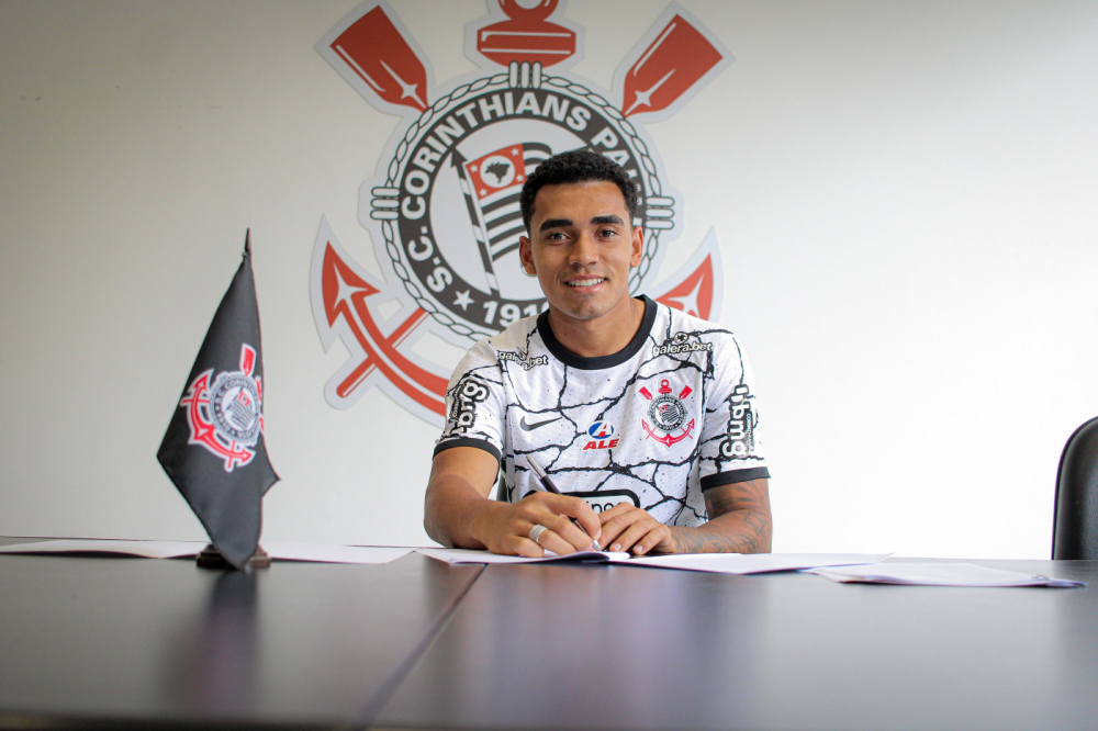 Corinthians renova contrato com Du Queiroz até o fim de 2024