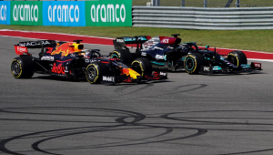 Verstappen briga por posição com Hamilton no GP dos EUA de Fórmula 1