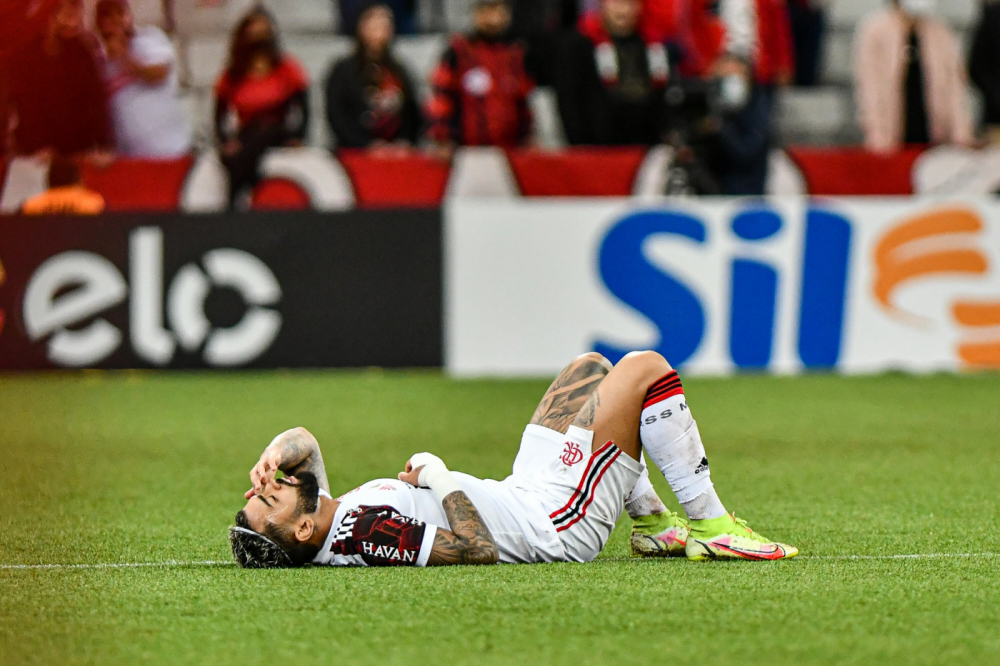 Gabigol sofreu lesão no empate entre Flamengo eAhtletico-PR