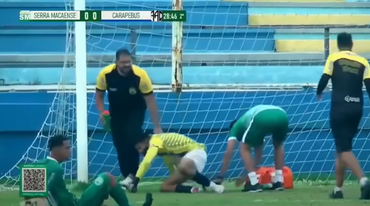 Tiroteio interrompe jogo de futebol 