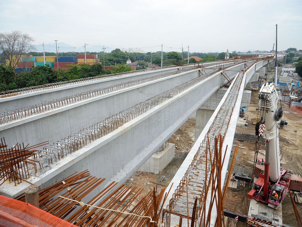 obras da ligação entre a ponte rio-niterói e a linha vermelha