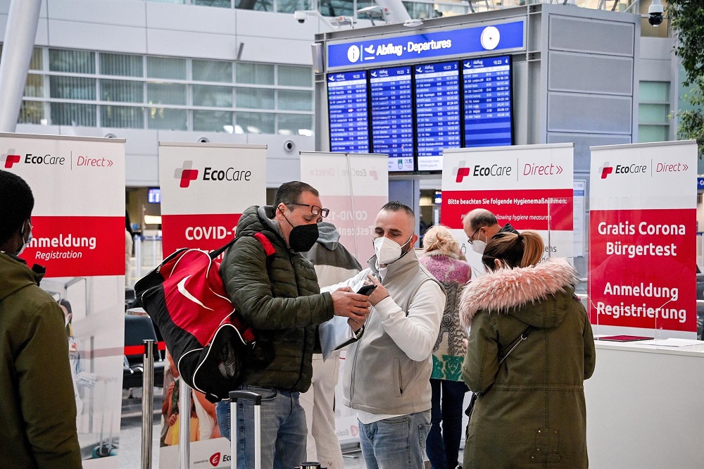 Viajantes são inspecionados em aeroporto da Alemanha