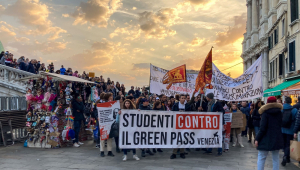 Manifestação contra o passaporte da vacina em Veneza