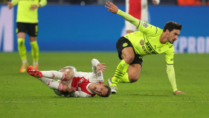 Hummels foi expulso de Dortmund x Ajax após entrada no brasileiro Antony