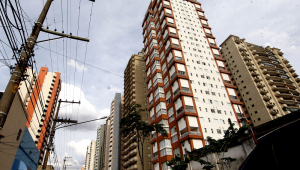 Vista geral do Tatuapé, na zona leste da capital paulista, mostrando a verticalização do bairro com uma série de prédios construídos um perto do outro