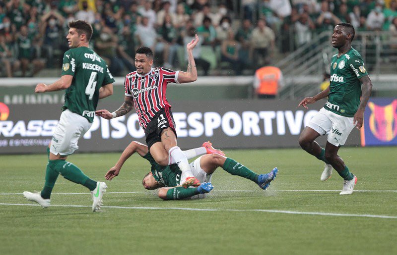 Luciano marcou o segundo gol do São Paulo contra o Palmeiras