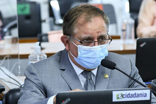 'Colocamos o interesse da população acima de tudo', diz senador sobre PEC das 'Bondades'