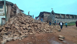 Destroços de torre de igreja católica em cidade peruana