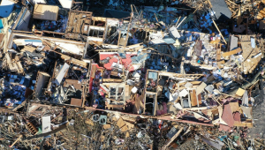 Cidade de Mayfield, no Kentucky, destruída por tornado