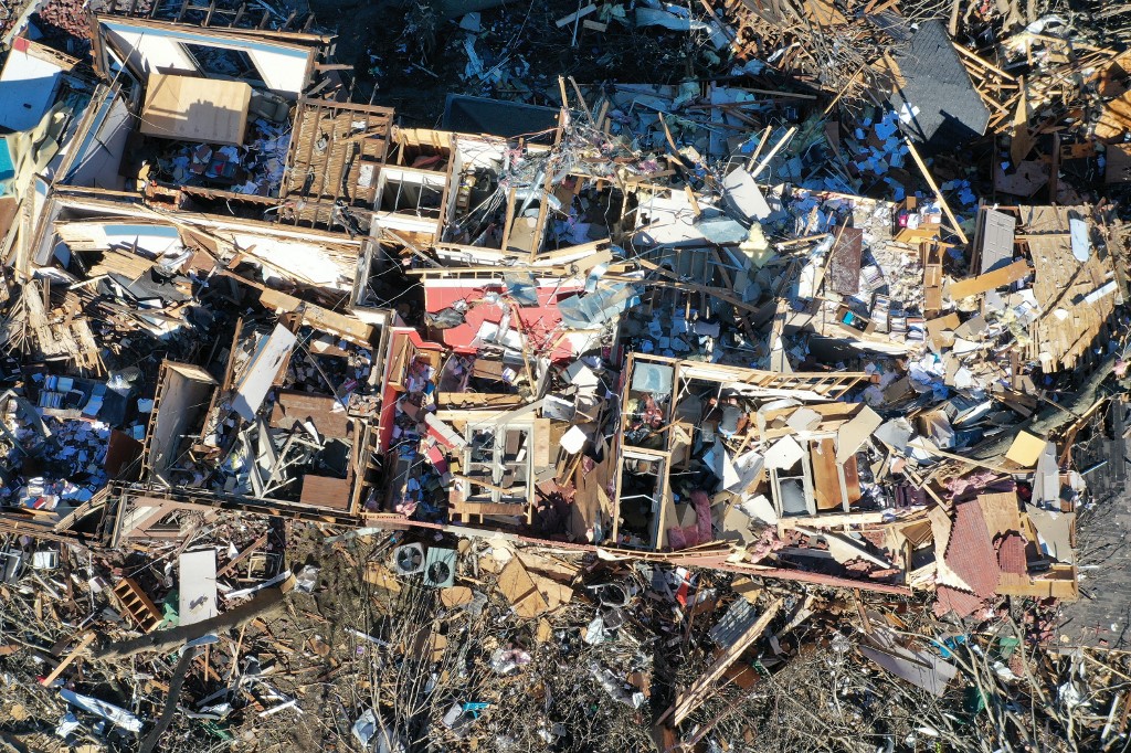 Vítimas do tornado em Kentucky: “Minha casa, meu negócio, vi minha