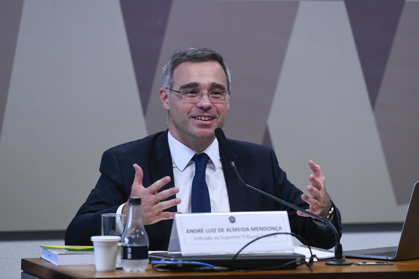 André Mendonça durante a sabatina para o cargo de ministro do STF na CCJ do Senado Federal
