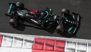 Lewis Hamilton foi o mais rápido no dia no Gp de Abu Dhabi