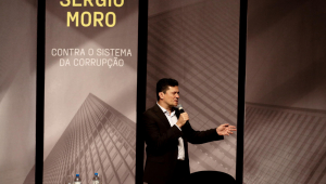 O ex-ministro Sergio Moro em lançamento do seu livro “Contra o Sistema da Corrupção” no Teatro Positivo em Curitiba (PR) nesta quinta (2).