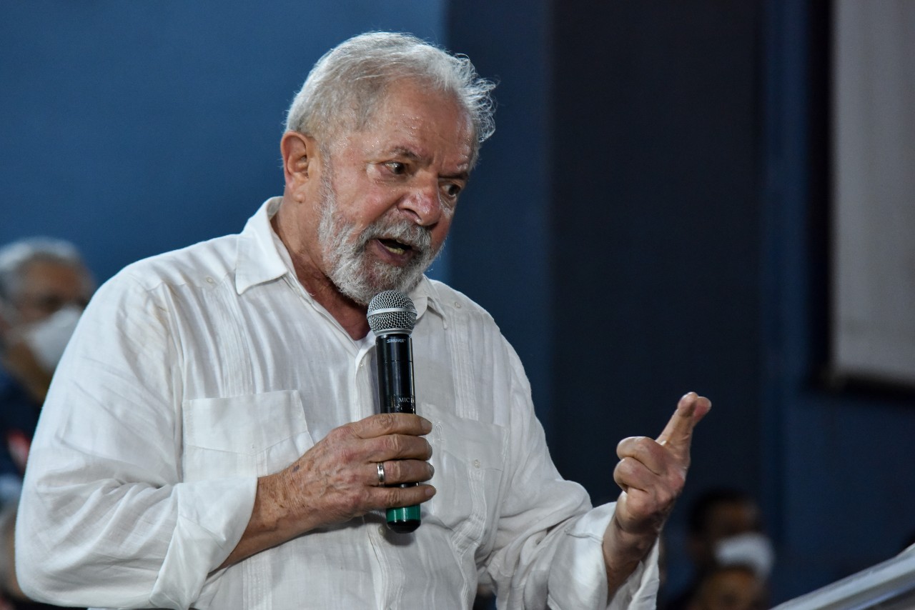 Lula discursando em evento em São Paulo