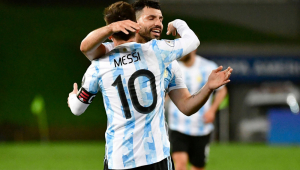 Lionel Messi e Sergio Aguero jogaram juntos na seleção argentina