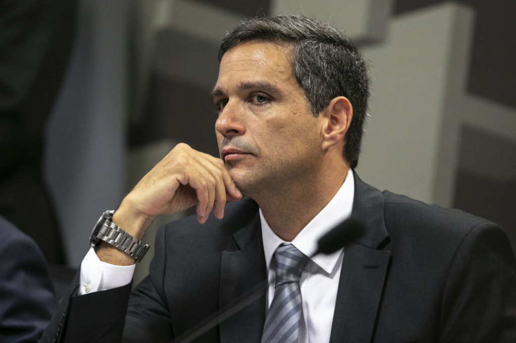 Arcabouço fiscal elimina explosão da dívida pública, mas não significa queda de juros, diz Campos Neto