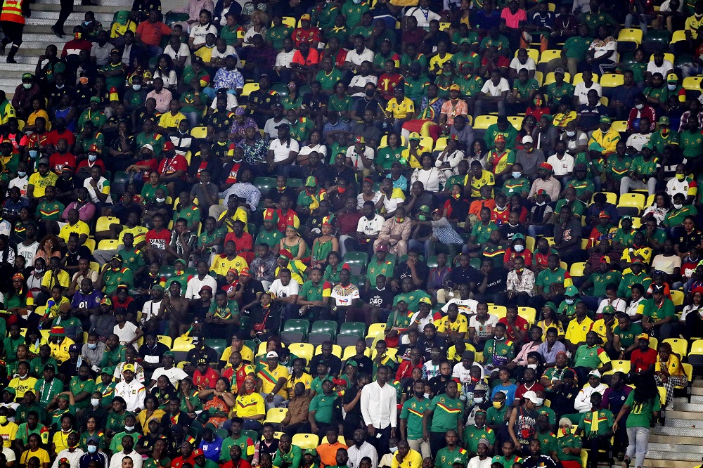Público presente no Estádio D'Olombe, em Yaoundé, para o jogo entre Camarões e Comores pela Copa Africana de Nações