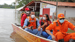 Governador Wanderlei Barbosa acompanha trabalho da Defesa Civil na região de Miracema, que foi atingida por cheia do Rio Tocantins